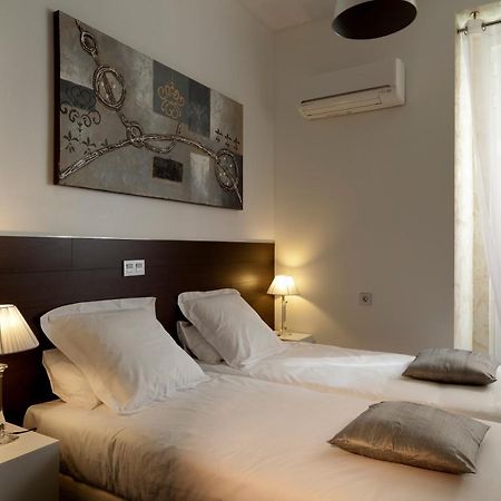 Thc Latina Hostel Мадрид Екстериор снимка