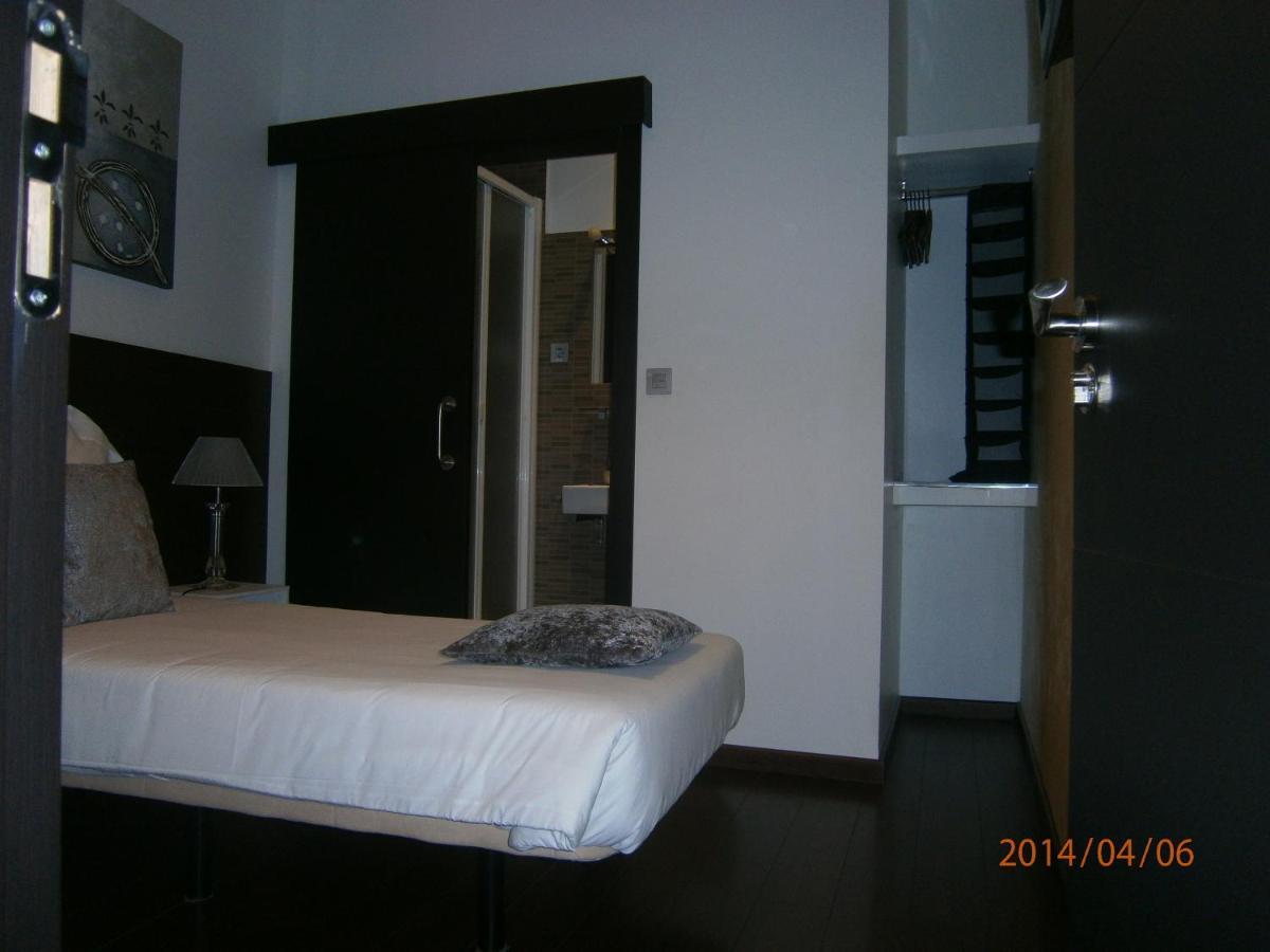 Thc Latina Hostel Мадрид Стая снимка