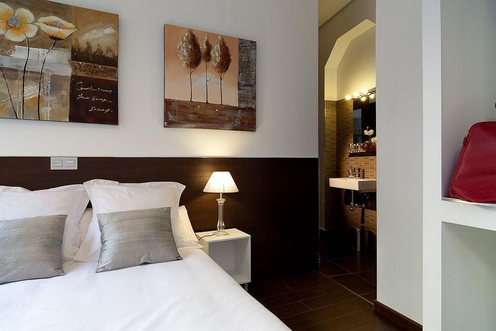 Thc Latina Hostel Мадрид Екстериор снимка