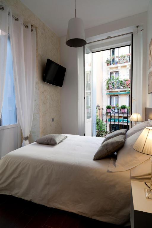 Thc Latina Hostel Мадрид Екстериор снимка