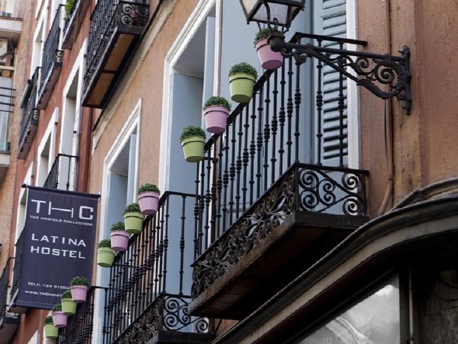 Thc Latina Hostel Мадрид Екстериор снимка